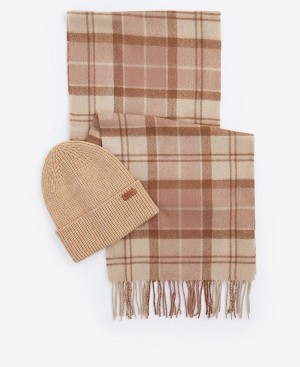 Barbour Aubrey Beanie & Scarf Gift Set Camel | BABO90106