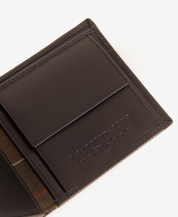 Barbour Debossed Logo Bifold Wallet Classic Black | BABO89167