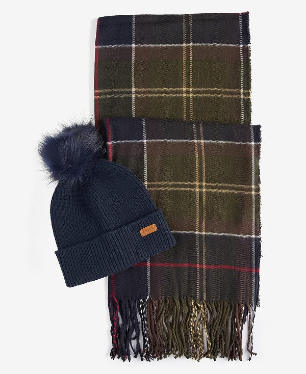 Barbour Dover Beanie & Hailes Scarf Gift Set Classic | BABO90034